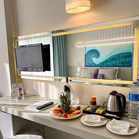 Catamaran Quality Times Rezort 5*